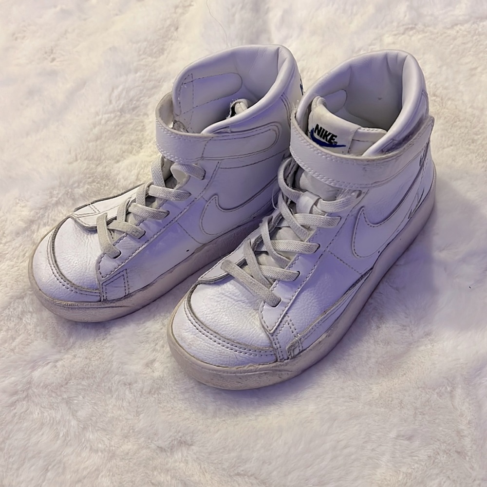 Boys Nike Blazer Mid size 12
